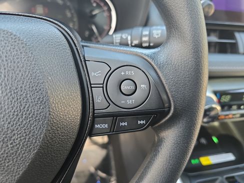 Used 2025 Toyota RAV4 XLE w/ Convenience Package image 19