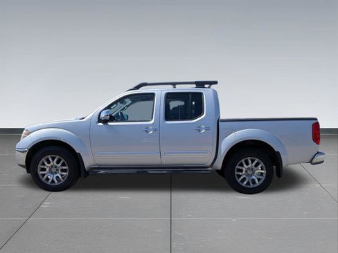 Used 2012 Nissan Frontier SL w/ Moonroof Pkg AWD/4WD image 2