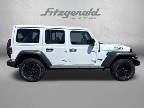 Used 2023 Jeep Wrangler Unlimited w/ Sun & Screen Package AWD/4WD image 7
