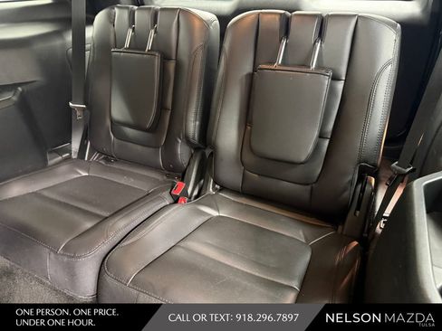 Used 2018 Ford Explorer XLT w/ Equipment Group 202A AWD/4WD image 37
