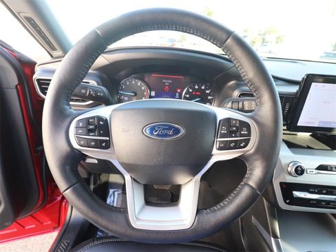 Certified 2022 Ford Explorer XLT w/ Equipment Group 202A image 18