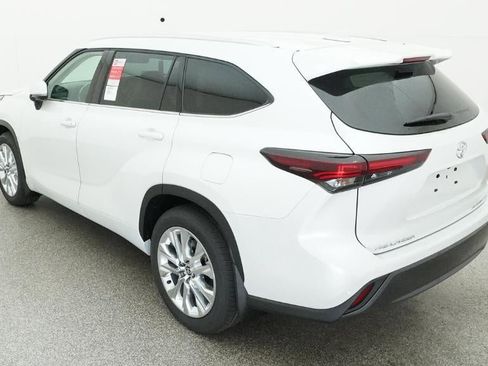 New 2026 Toyota Highlander Limited AWD/4WD image 5