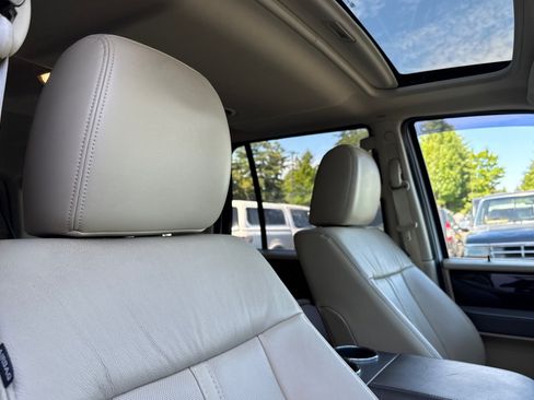 Used 2015 Lincoln Navigator L 4WD w/ Equipment Group 101A Reserve image 19
