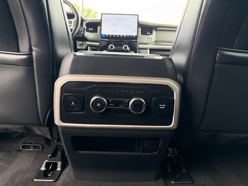 Used 2024 Ford Expedition XLT RWD image 27