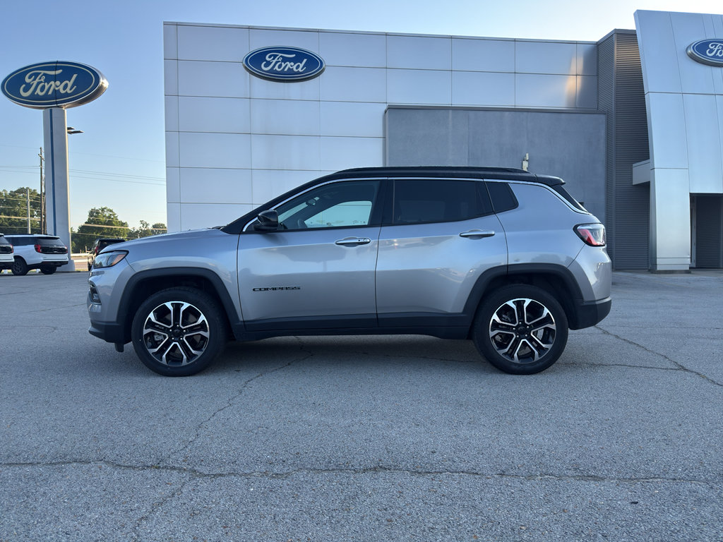 Used 2024 Jeep Compass Limited AWD/4WD image 2