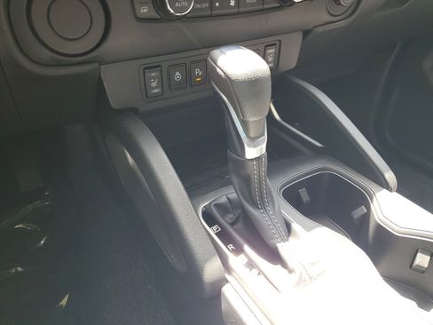 Certified 2023 Nissan Frontier SV w/ SV Convenience Package image 22