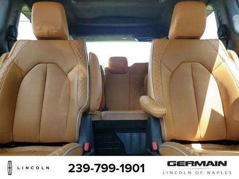 Used 2023 Chrysler Pacifica Pinnacle FWD image 31