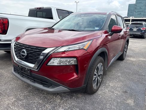 Used 2022 Nissan Rogue SV w/ SV Premium Package FWD image 2