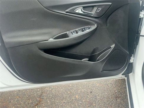 Used 2024 Chevrolet Malibu LT image 14