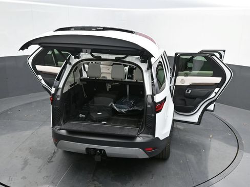 Used 2025 Land Rover Discovery S AWD/4WD image 29