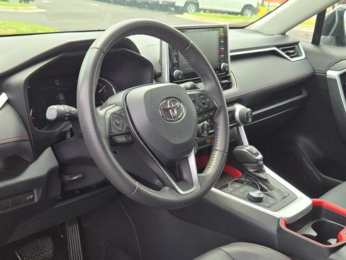 Used 2021 Toyota RAV4 TRD Off-Road AWD/4WD image 18