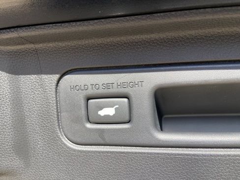 Used 2025 Honda Pilot Elite image 53