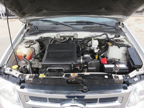Used 2011 Ford Escape Limited w/ 302A Rapid Spec Order Code image 38