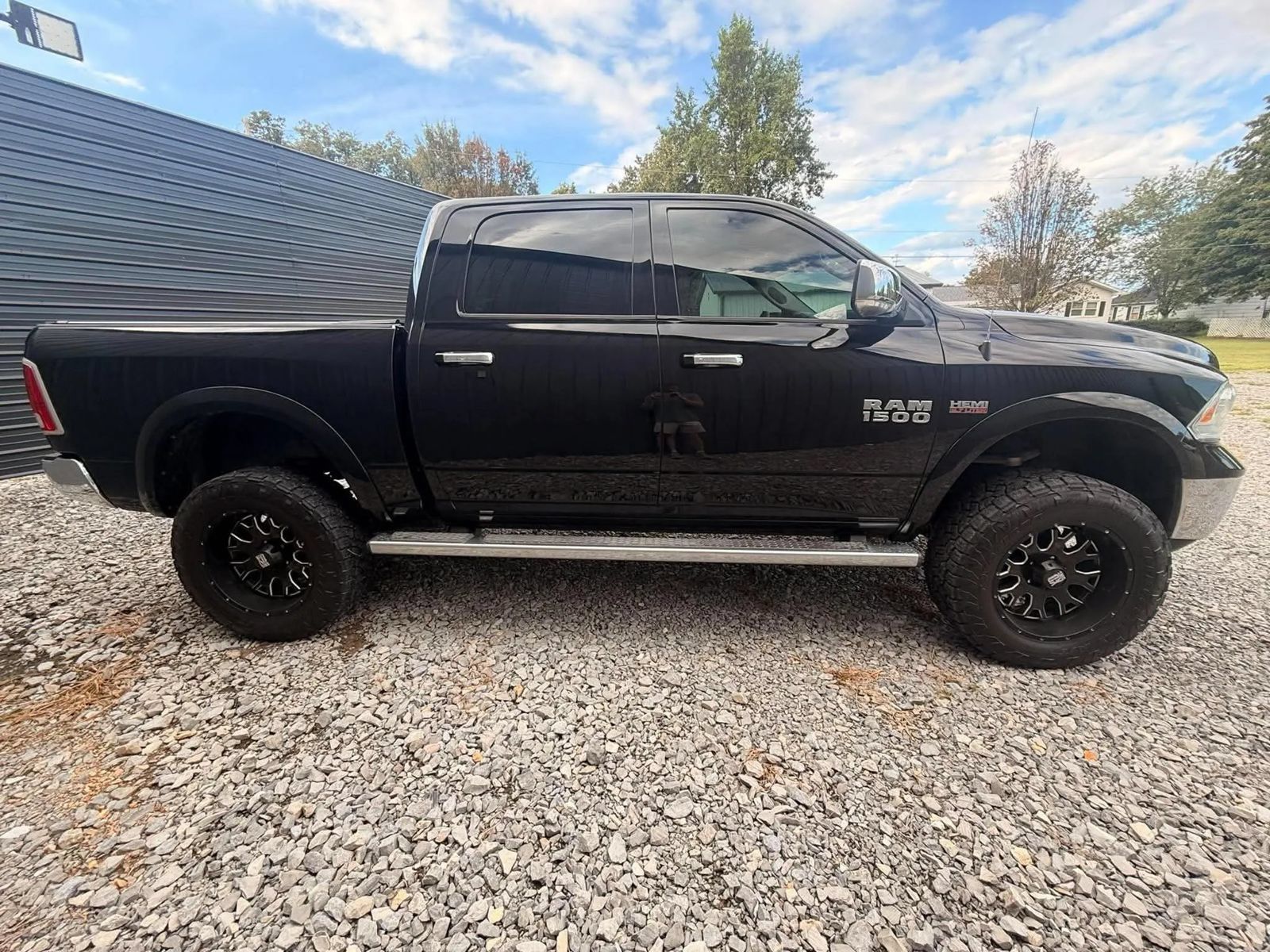 Used 2014 RAM 1500 Laramie w/ Convenience Group AWD/4WD image 4