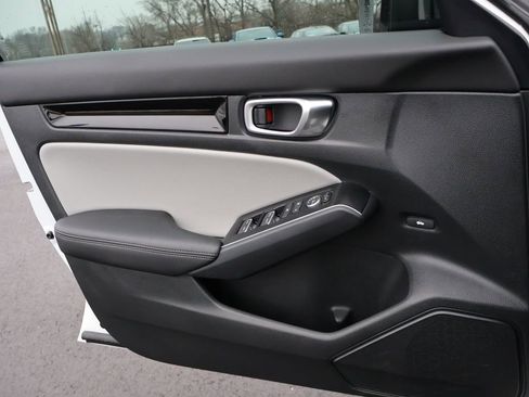 Certified 2025 Honda Civic Sport Touring image 31