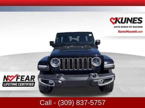 Used 2025 Jeep Wrangler Unlimited Sahara AWD/4WD image 2