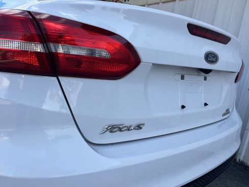 Used 2015 Ford Focus SE image 9