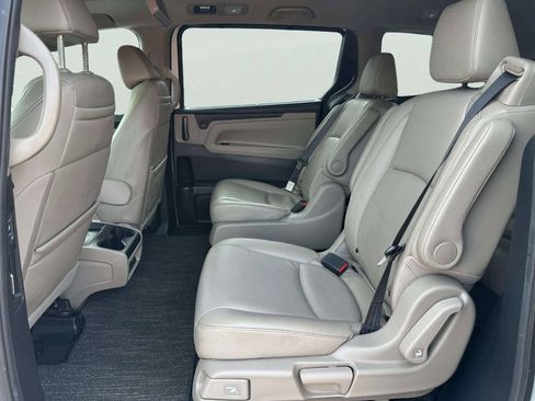 Used 2021 Honda Odyssey Touring image 12