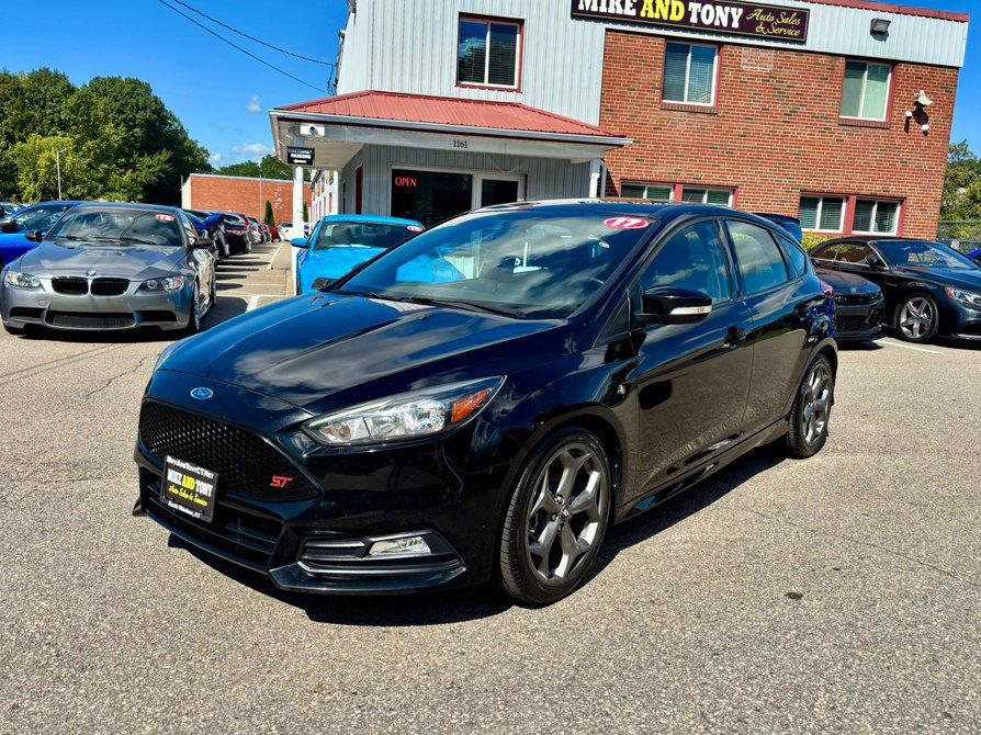 Used 2017 Ford Focus ST FWD image 1