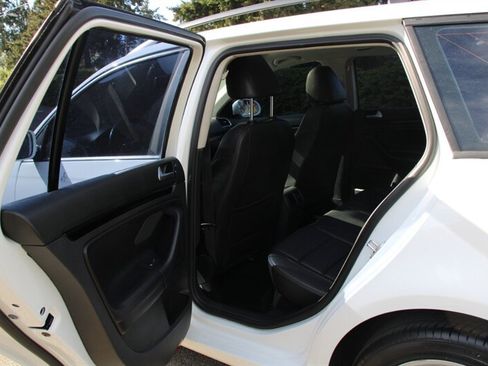 Used 2014 Volkswagen Jetta TDI FWD image 16