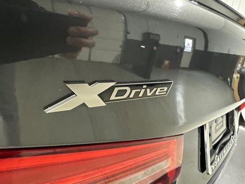 Used 2020 BMW M550i xDrive image 11