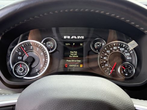Used 2024 RAM 2500 Big Horn AWD/4WD image 18