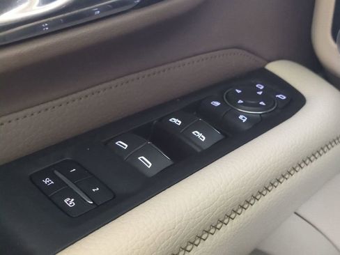 Used 2021 GMC Yukon XL Denali w/ Denali Premium Package image 33