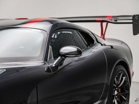Used 2017 Dodge Viper ACR w/ Extreme Aero Package RWD image 36