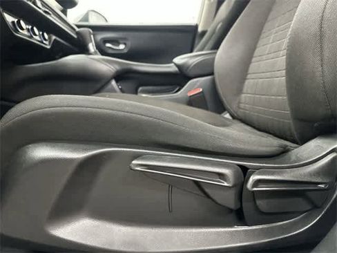 Certified 2024 Honda HR-V LX image 26