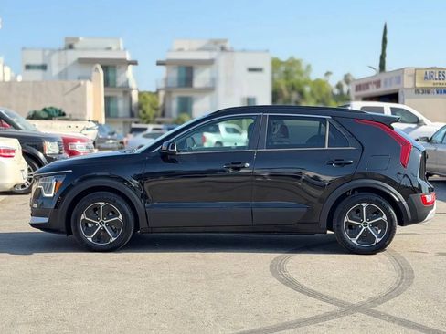 Used 2023 Kia Niro EX FWD image 9