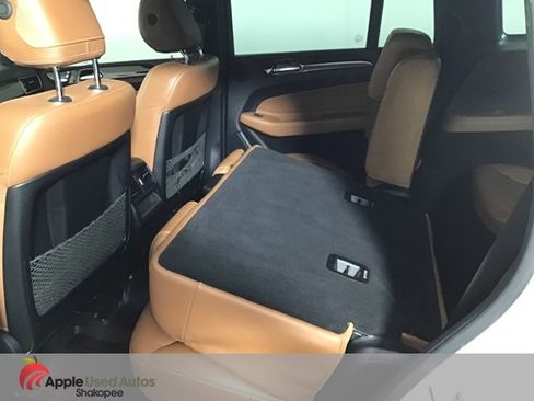 Used 2017 Mercedes-Benz GLS 450 4MATIC image 25