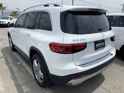 Used 2023 Mercedes-Benz GLB 250 w/ Premium Package Lite image 10