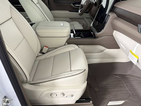 New 2026 GMC Yukon XL Denali w/ Sun & Power Step Package image 13