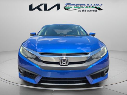 Used 2017 Honda Civic Touring image 2