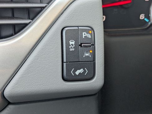 Used 2017 Chevrolet Suburban LT AWD/4WD image 17