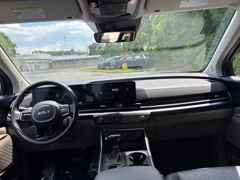 Used 2026 Kia Carnival FWD image 30