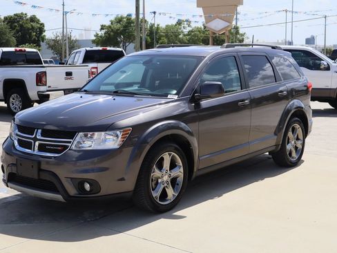 Used 2019 Dodge Journey SE FWD image 5