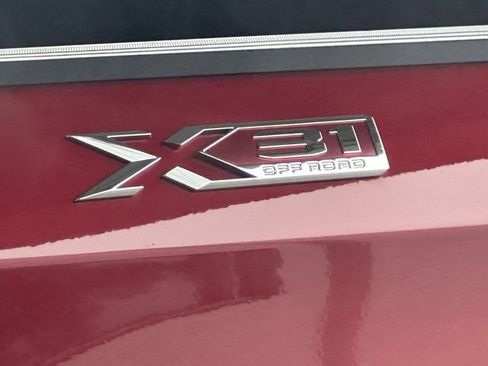 Certified 2023 GMC Sierra 1500 SLT image 8