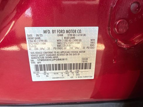 Used 2023 Ford Explorer Platinum w/ Technology Package AWD/4WD image 31