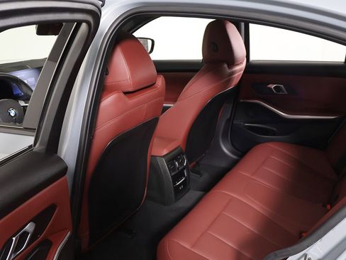 Used 2025 BMW 330i xDrive Sedan w/ M Sport Package image 27