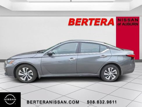 Used 2024 Nissan Altima 2.5 S FWD image 1