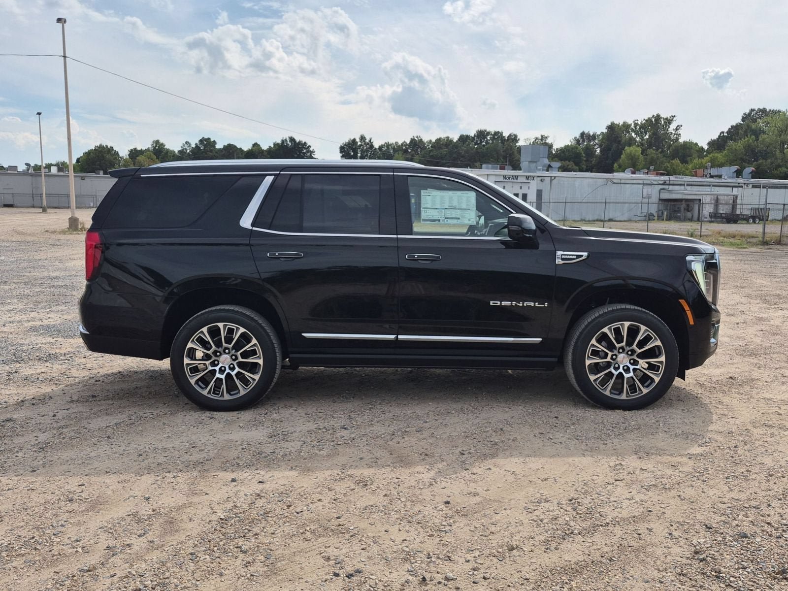 New 2026 GMC Yukon Denali w/ Denali Reserve Package AWD/4WD image 7