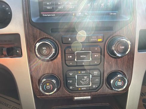 Used 2014 Ford F150 Lariat w/ Equipment Group 502A Luxury AWD/4WD image 16