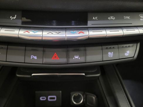 Used 2023 Cadillac XT4 Sport AWD/4WD image 16