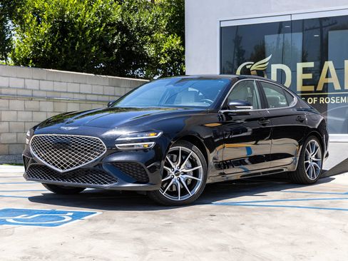 Used 2025 Genesis G70 2.5T RWD image 5