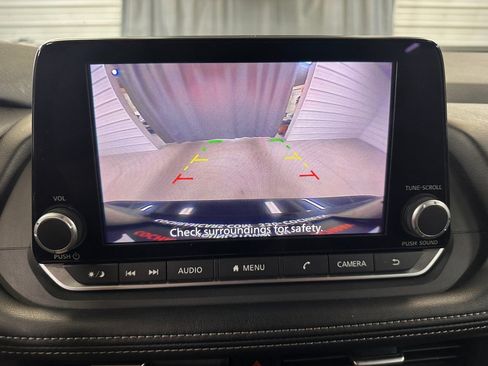Used 2024 Nissan Rogue SV AWD/4WD image 13