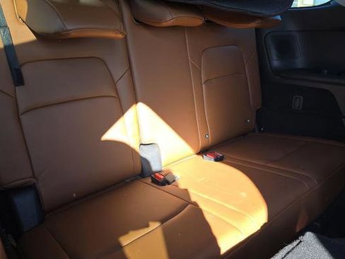 Used 2023 Nissan Pathfinder Platinum image 9