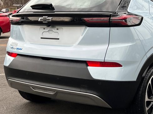 Used 2022 Chevrolet Bolt EUV Premier w/ Sun & Sound Package image 6