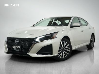 Used 2023 Nissan Altima 2.5 SV w/ SV Premium Package
