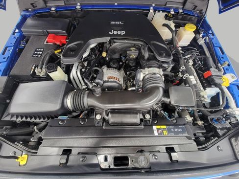 Used 2020 Jeep Gladiator Sport w/ Quick Order Package 24S image 9